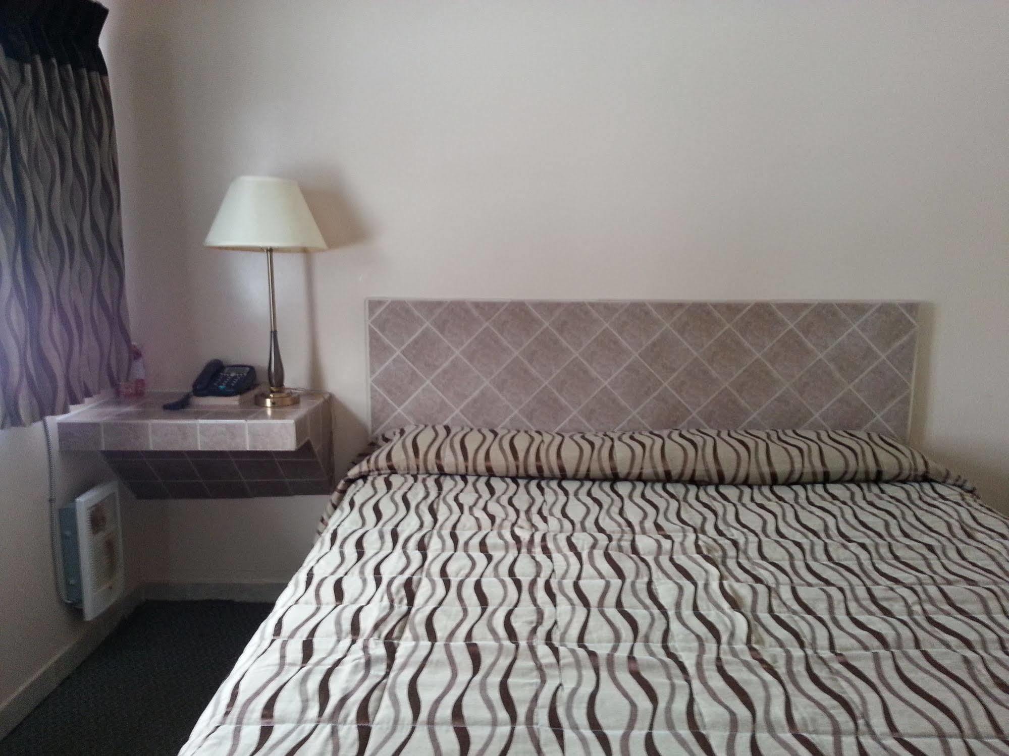 Pleasant Stay Motel Ancaster Extérieur photo